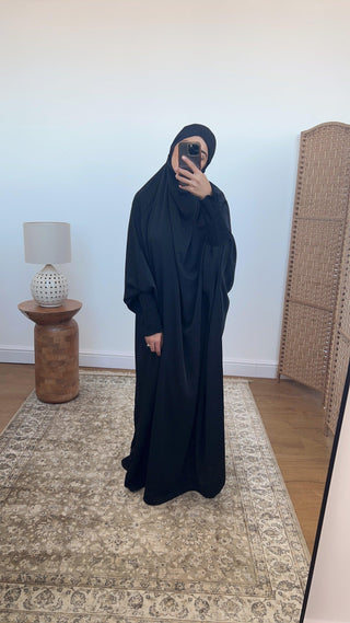 Jilbab in black