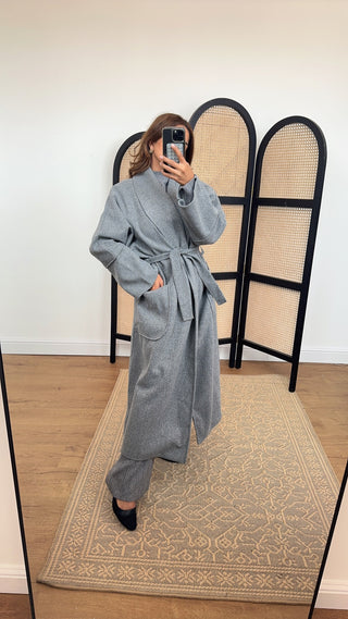 amaya coat in grey