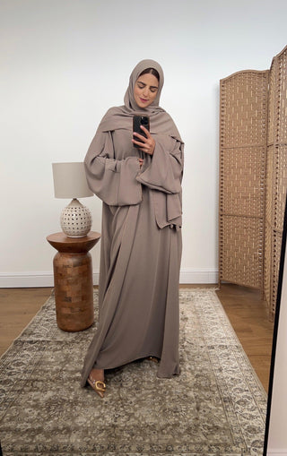 Mocha-toned abaya set for Ramadan and Eid, featuring a sophisticated design.